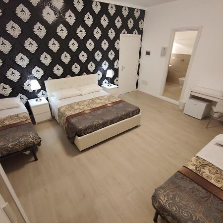Sami Luxury Rooms 3 8 0 7 9 4 9 2 5 3 Szirakúza Kültér fotó
