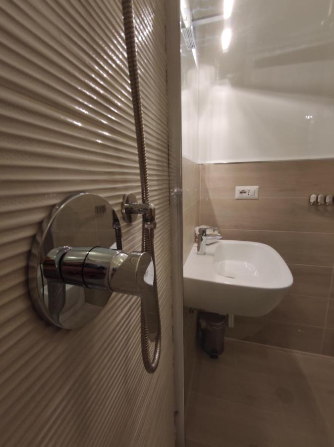 Sami Luxury Rooms 3 8 0 7 9 4 9 2 5 3 Szirakúza Kültér fotó