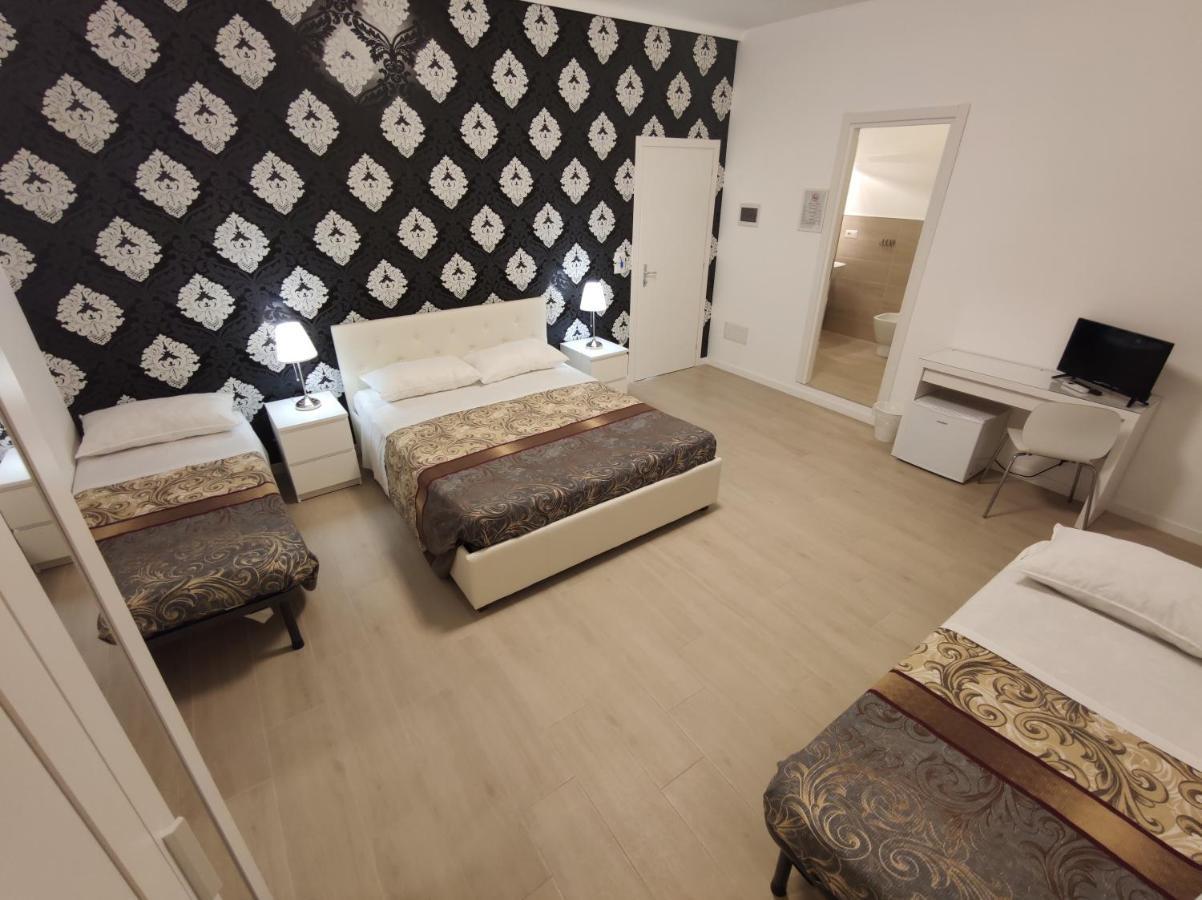 Sami Luxury Rooms 3 8 0 7 9 4 9 2 5 3 Szirakúza Kültér fotó