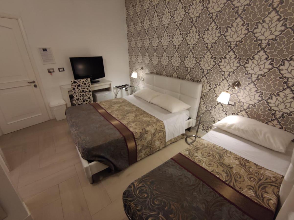 Sami Luxury Rooms 3 8 0 7 9 4 9 2 5 3 Szirakúza Kültér fotó