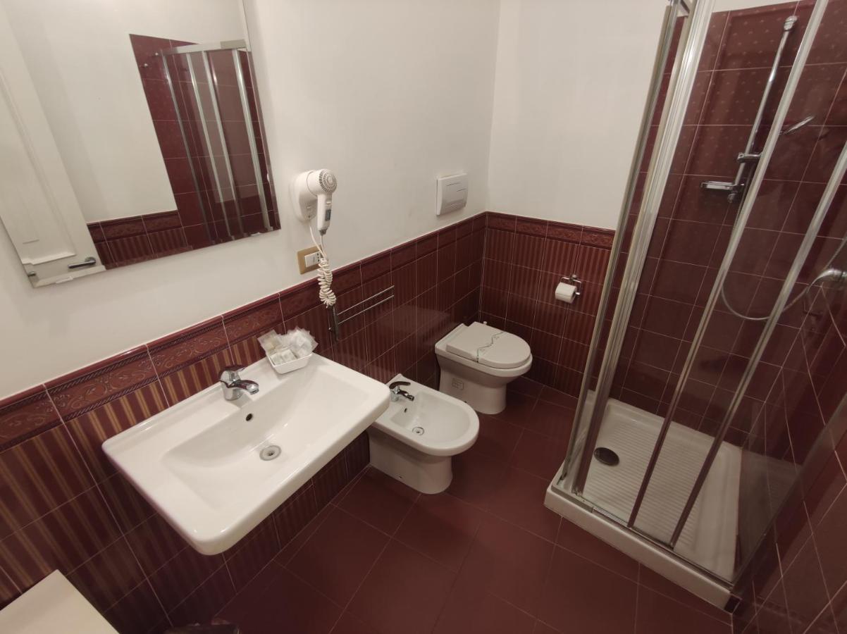 Sami Luxury Rooms 3 8 0 7 9 4 9 2 5 3 Szirakúza Kültér fotó