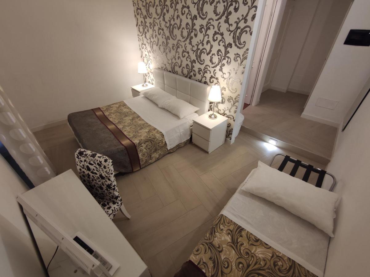 Sami Luxury Rooms 3 8 0 7 9 4 9 2 5 3 Szirakúza Kültér fotó