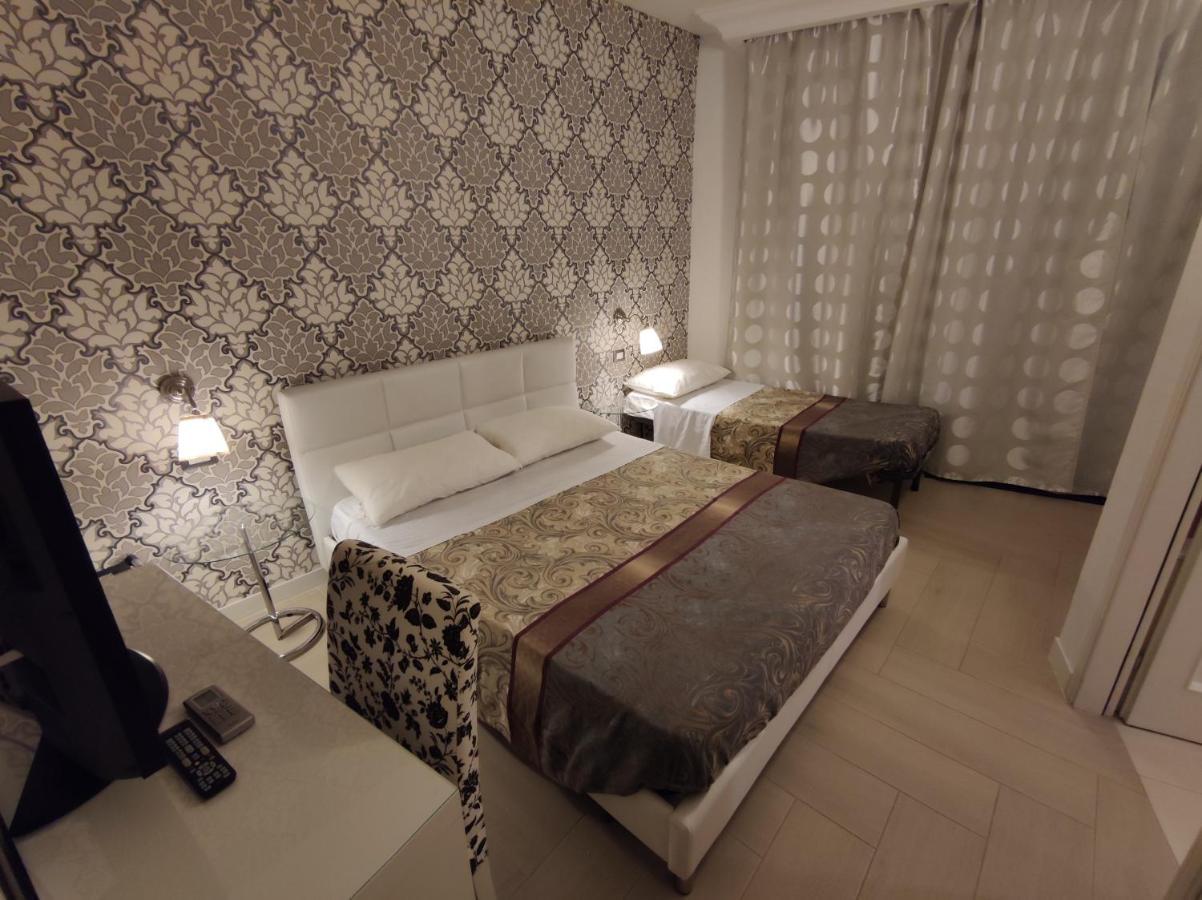 Sami Luxury Rooms 3 8 0 7 9 4 9 2 5 3 Szirakúza Kültér fotó