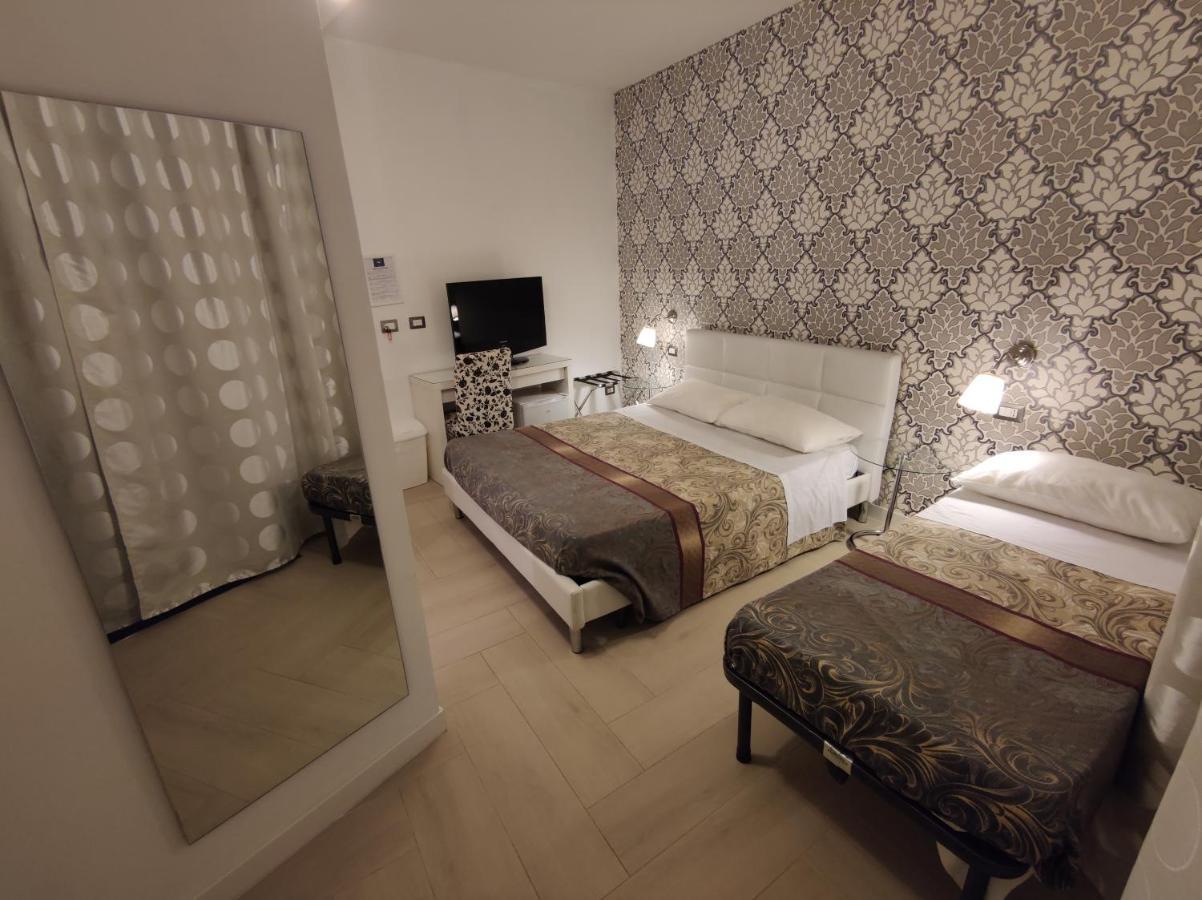 Sami Luxury Rooms 3 8 0 7 9 4 9 2 5 3 Szirakúza Kültér fotó