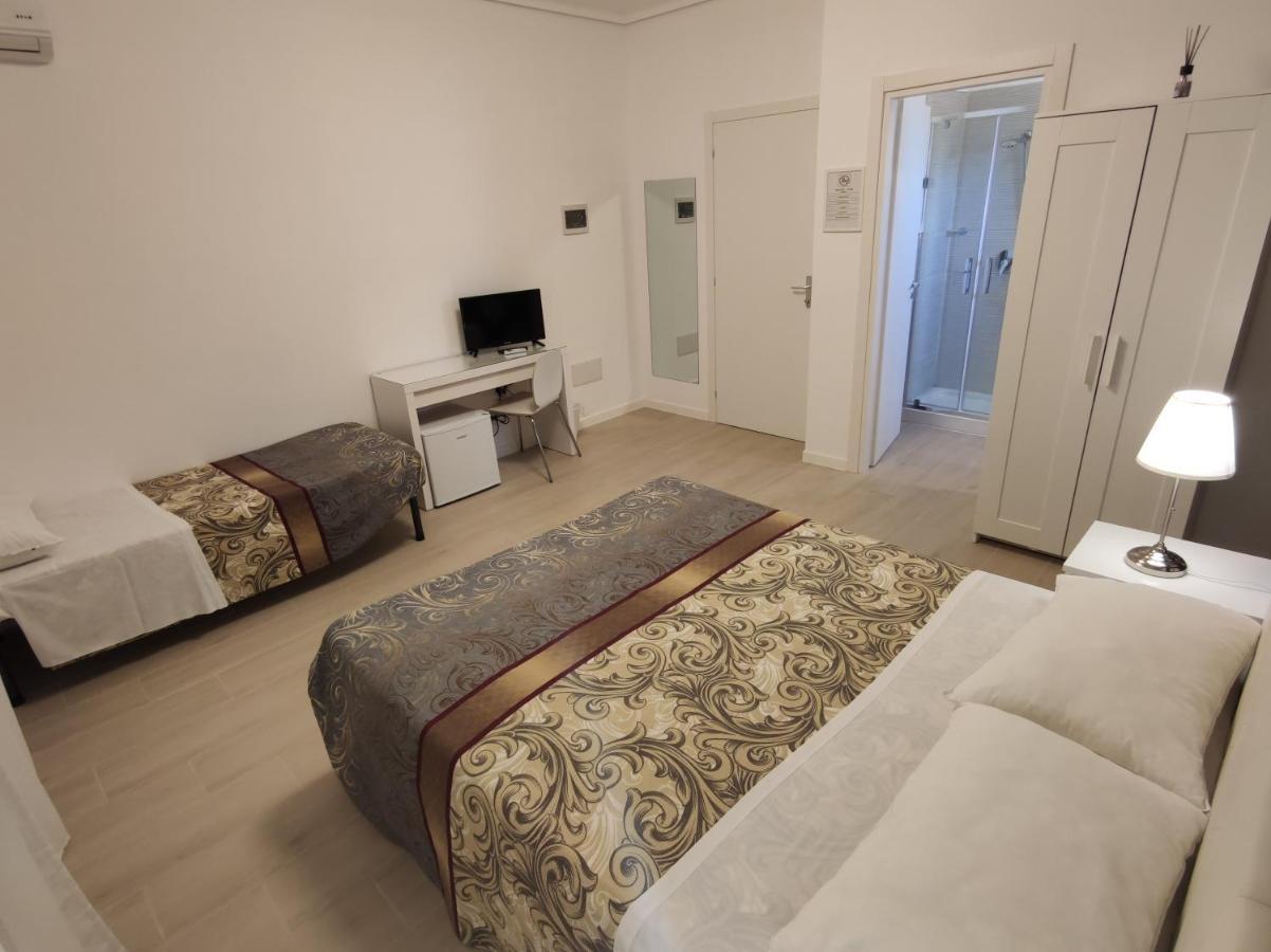 Sami Luxury Rooms 3 8 0 7 9 4 9 2 5 3 Szirakúza Kültér fotó