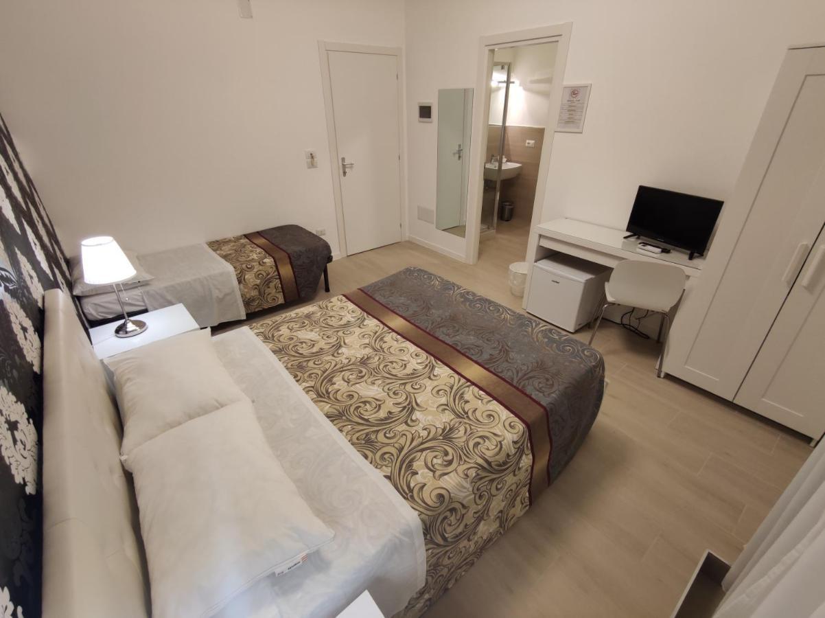 Sami Luxury Rooms 3 8 0 7 9 4 9 2 5 3 Szirakúza Kültér fotó