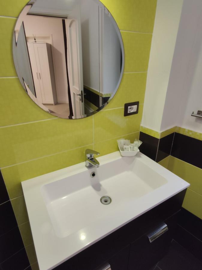 Sami Luxury Rooms 3 8 0 7 9 4 9 2 5 3 Szirakúza Kültér fotó