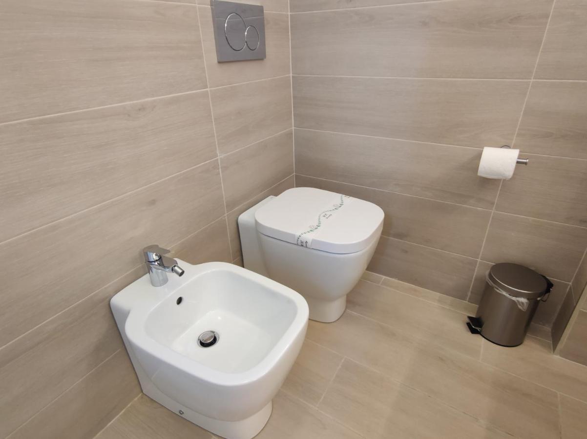 Sami Luxury Rooms 3 8 0 7 9 4 9 2 5 3 Szirakúza Kültér fotó
