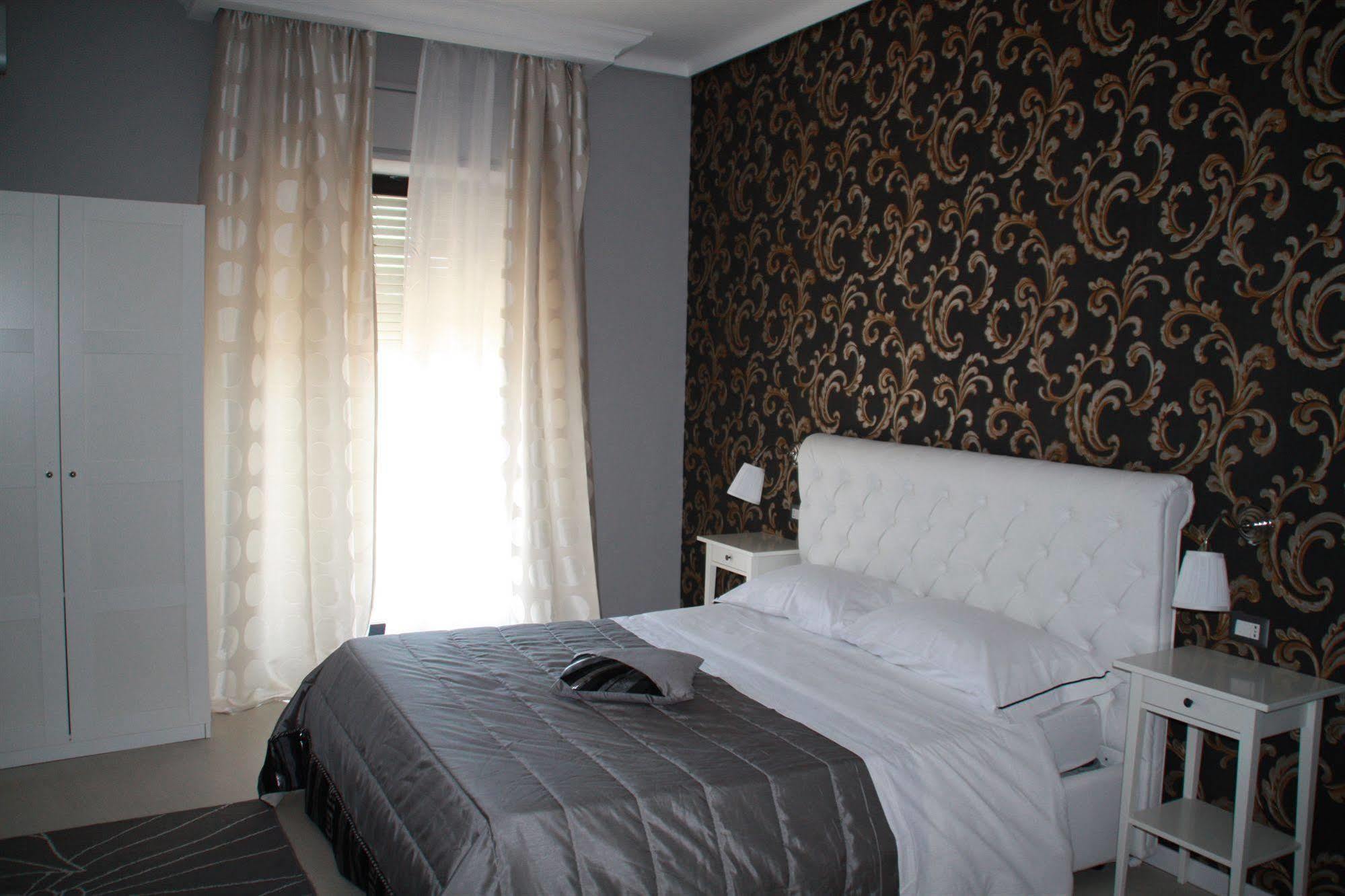 Sami Luxury Rooms 3 8 0 7 9 4 9 2 5 3 Szirakúza Kültér fotó